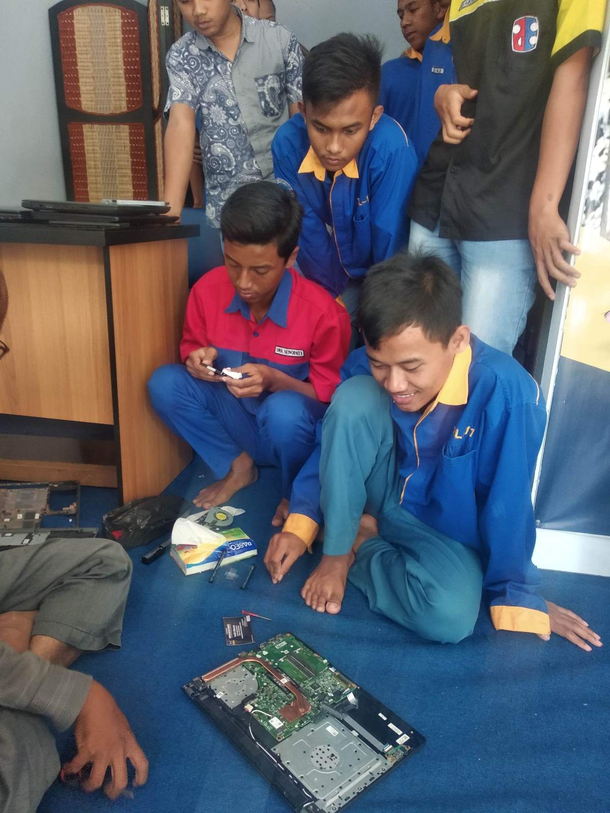 Riset kecil-kecilan, Membenahi Laptop Rusak